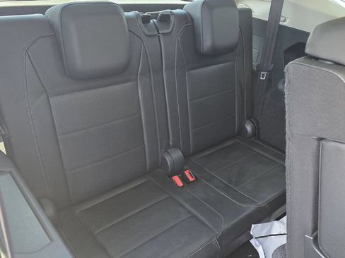 Used 2020 Volkswagen Tiguan SE w/ Panoramic Sunroof Package FWD image 8