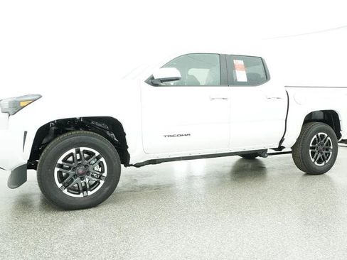 New 2025 Toyota Tacoma TRD Sport image 18