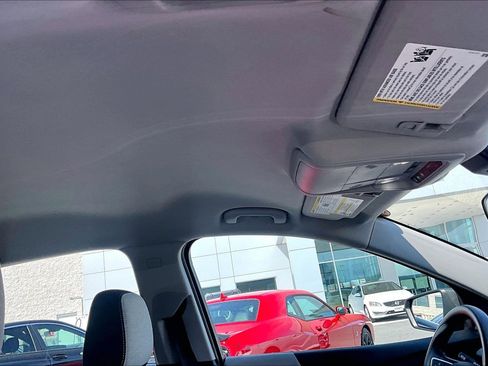 Used 2022 Chevrolet Equinox LS image 18