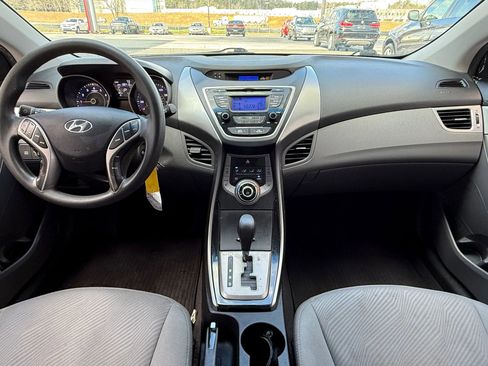 Used 2013 Hyundai Elantra GLS w/ Preferred Pkg image 3