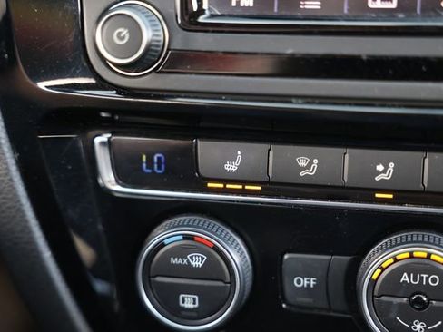 Used 2017 Volkswagen Jetta GLI image 36