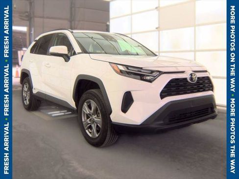 Certified 2025 Toyota RAV4 XLE AWD/4WD image 1