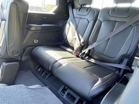 New 2025 Jeep Grand Cherokee L Limited w/ Luxury Tech Group II image 31