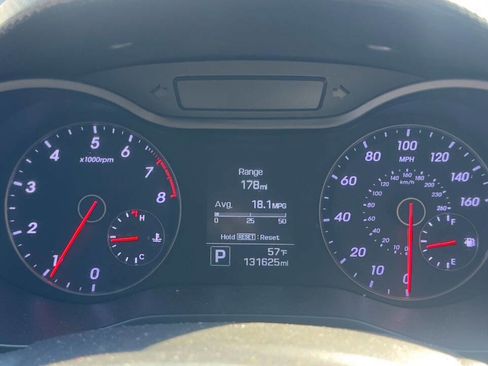 Used 2017 Hyundai Veloster Turbo image 18