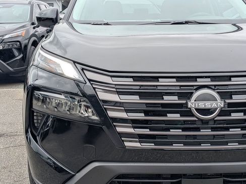New 2026 Nissan Rogue SV FWD image 9