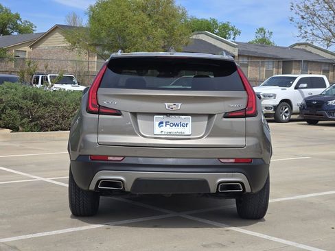 Used 2020 Cadillac XT4 Premium Luxury w/ Cold Weather Package FWD image 6