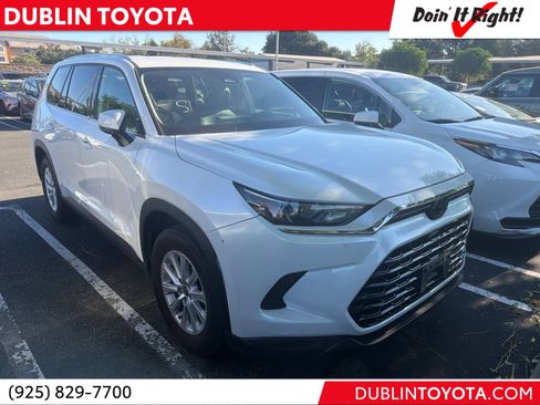 Used 2025 Toyota Grand Highlander AWD image 1