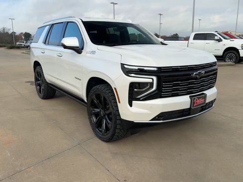 Used 2025 Chevrolet Tahoe High Country image 3