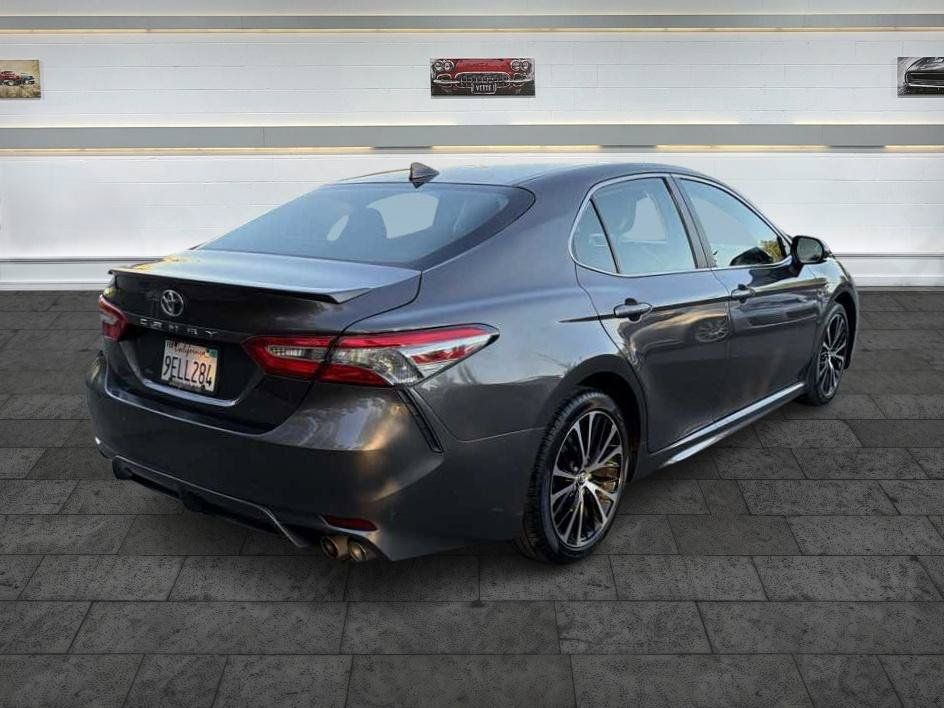 Used 2019 Toyota Camry SE FWD image 7