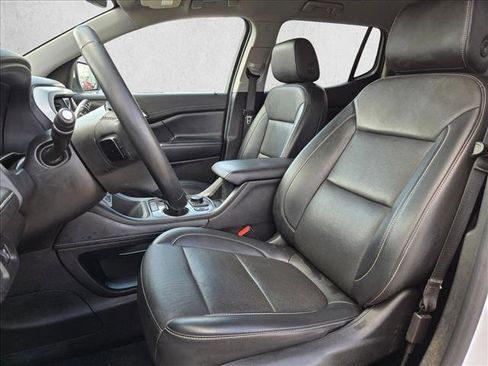 Used 2023 GMC Acadia SLT image 16