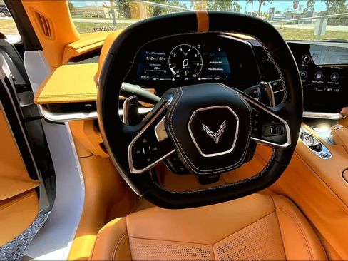 Used 2023 Chevrolet Corvette Stingray Premium Conv w/ Z51 Performance Package image 6