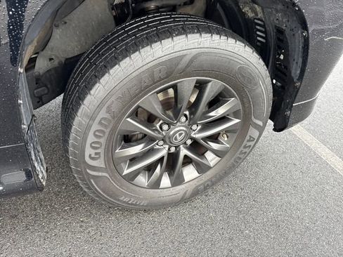 Used 2021 Lexus GX 460 Premium w/ Premium Package image 11