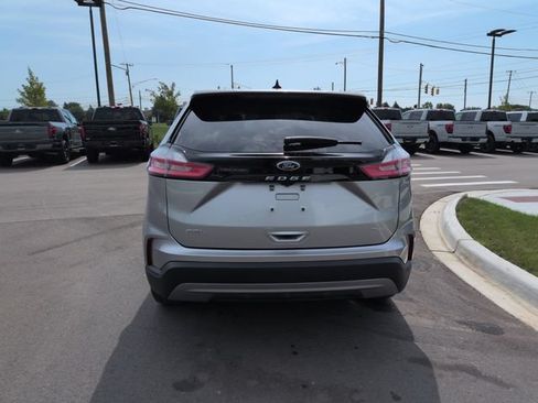 Used 2024 Ford Edge SEL w/ Convenience Package AWD/4WD image 4