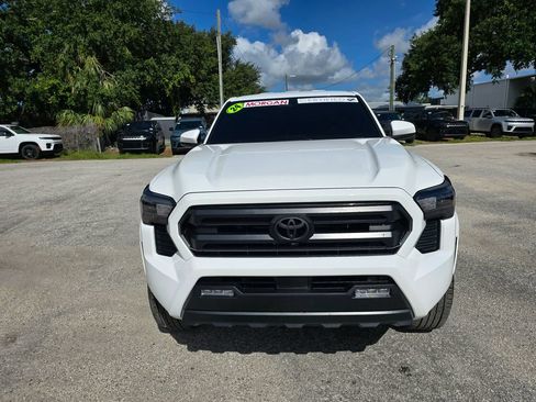 Used 2024 Toyota Tacoma SR5 AWD/4WD image 9