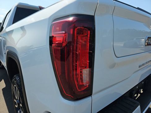 Used 2024 GMC Sierra 1500 AT4 w/ Technology Package AWD/4WD image 38