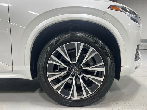 Used 2021 Volvo XC90 T6 Momentum w/ Climate Package image 16