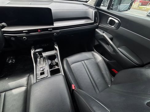 Used 2024 Kia Sorento S FWD image 38
