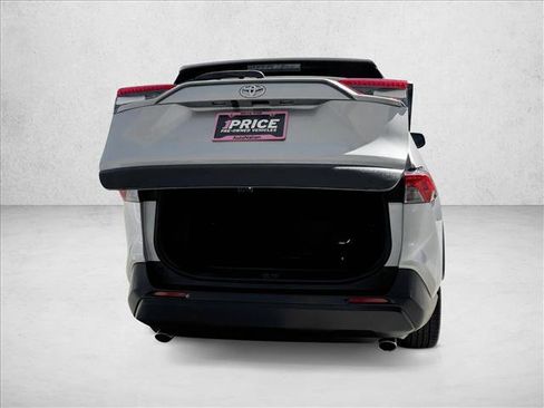 Used 2019 Toyota RAV4 XLE Premium w/ Cold Weather Package image 7