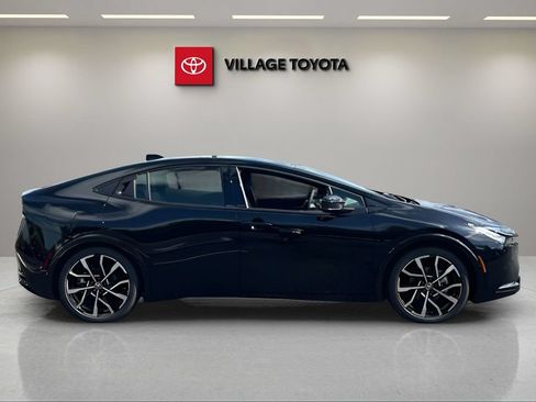 New 2026 Toyota Prius Plug-In Hybrid FWD image 6