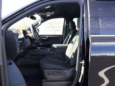 New 2026 Chevrolet Suburban LS image 15