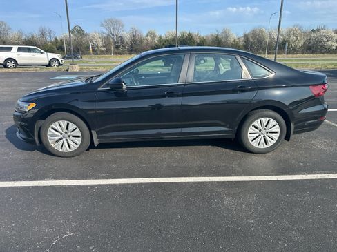 Used 2020 Volkswagen Jetta SE image 1