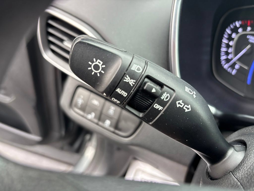 Used 2019 Hyundai Santa Fe SEL AWD/4WD image 32