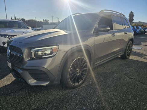 Used 2021 Mercedes-Benz GLB 250 image 4