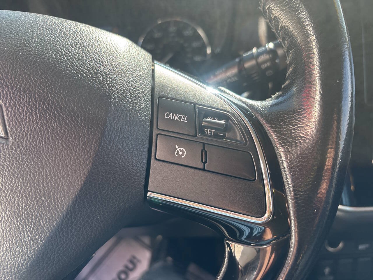 Used 2020 Mitsubishi Outlander SEL AWD/4WD image 26