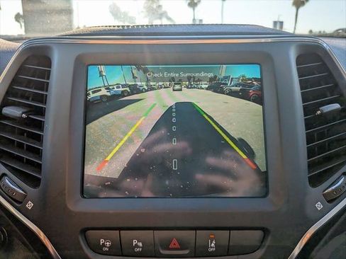 Certified 2023 Jeep Cherokee Altitude Lux image 27