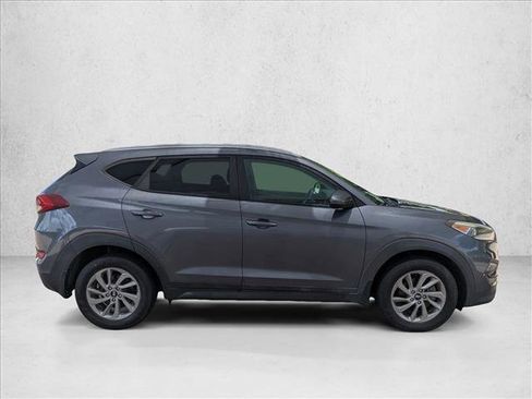 Used 2016 Hyundai Tucson SE w/ Option Group 02 FWD image 4