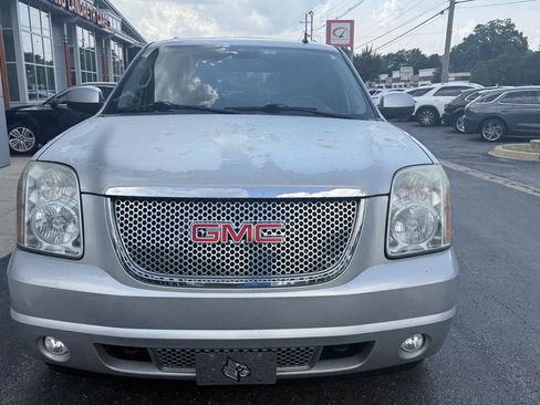 Used 2011 GMC Yukon Denali AWD/4WD image 5