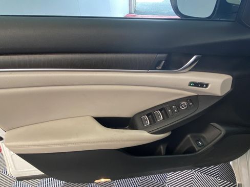 Used 2021 Honda Accord Touring image 17