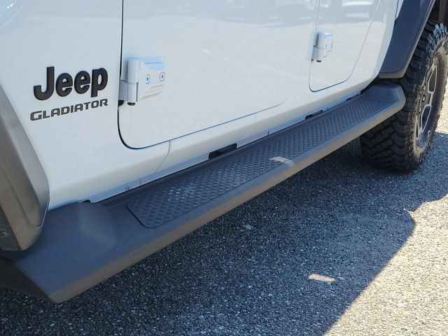 Used 2021 Jeep Gladiator Sport AWD/4WD image 9