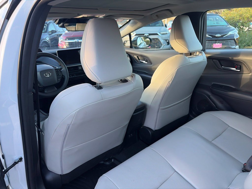 Used 2026 Toyota Prius XLE AWD/4WD image 21