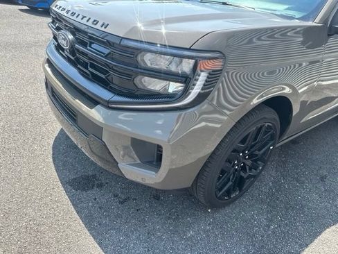 New 2027 Ford Expedition Platinum w/ Stealth Performance Package AWD/4WD image 8