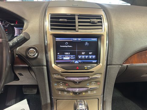 Used 2013 Lincoln MKX AWD image 19