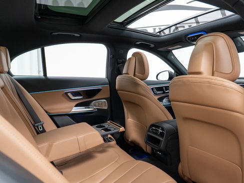 New 2026 Mercedes-Benz E 450 4MATIC Sedan image 23