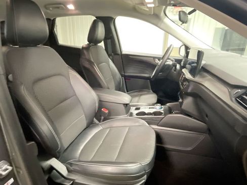 Used 2023 Ford Escape SE image 27