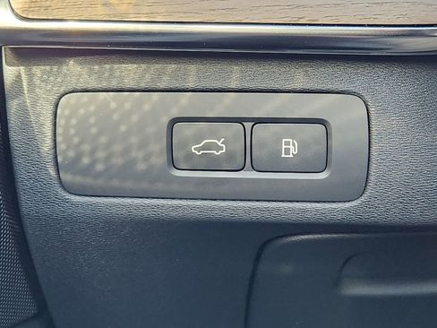 New 2026 Volvo XC90 T8 Plus w/ Protection Package Premier image 12