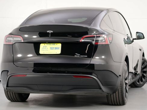 Used 2021 Tesla Model Y Long Range image 5