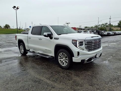Used 2024 GMC Sierra 1500 Denali w/ Technology Package AWD/4WD image 8