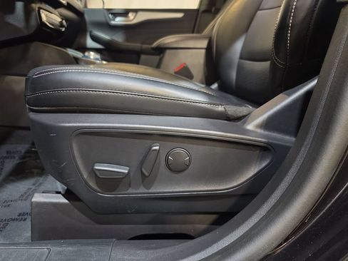 Used 2025 Ford Escape Platinum AWD/4WD image 14