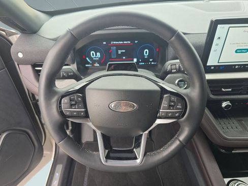 Used 2025 Ford Explorer Platinum image 15