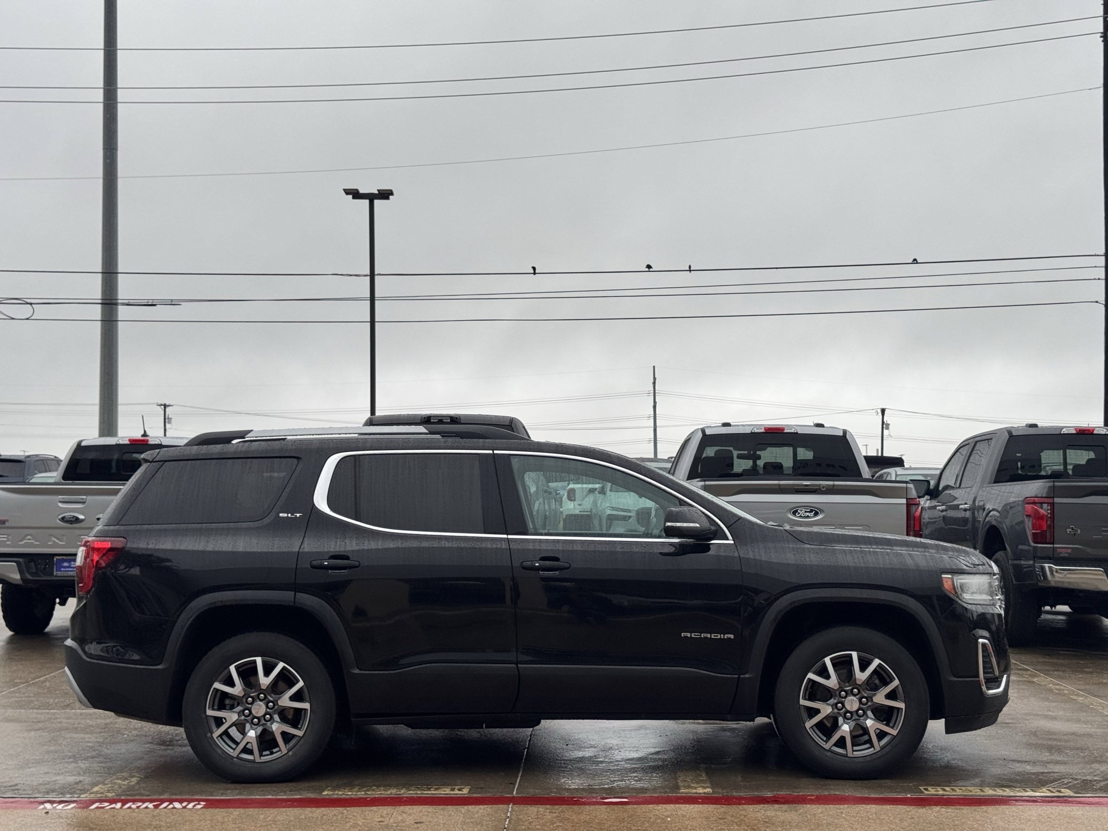Used 2023 GMC Acadia SLT FWD image 3