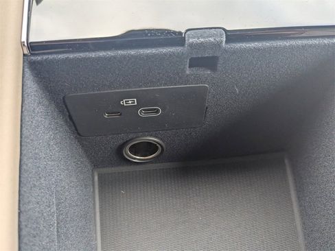 New 2026 Volvo XC90 T8 Plus w/ Protection Package Premier image 31