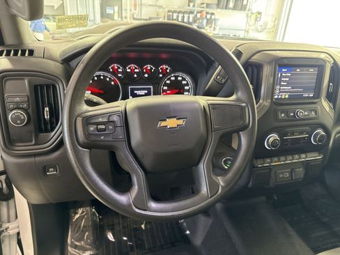 Used 2025 Chevrolet Silverado 1500 W/T RWD image 17
