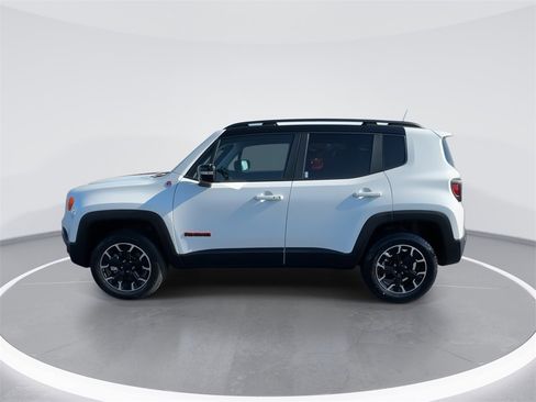 Used 2023 Jeep Renegade Trailhawk image 5