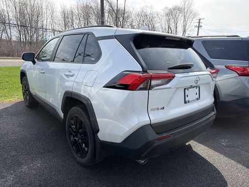 Used 2023 Toyota RAV4 XLE Premium AWD/4WD image 5