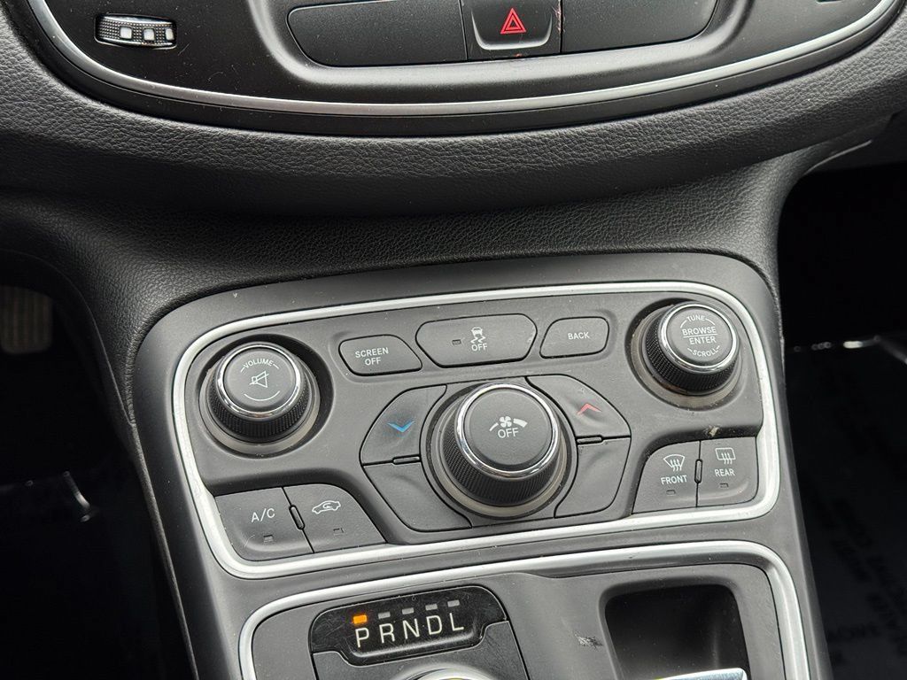 Used 2015 Chrysler 200 Limited w/ Convenience Group FWD image 14