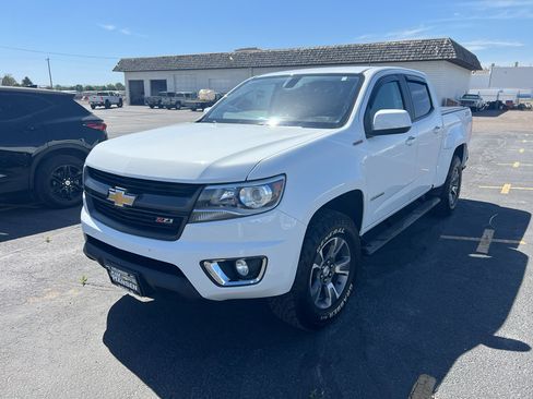 Used 2018 Chevrolet Colorado Z71 AWD/4WD image 11